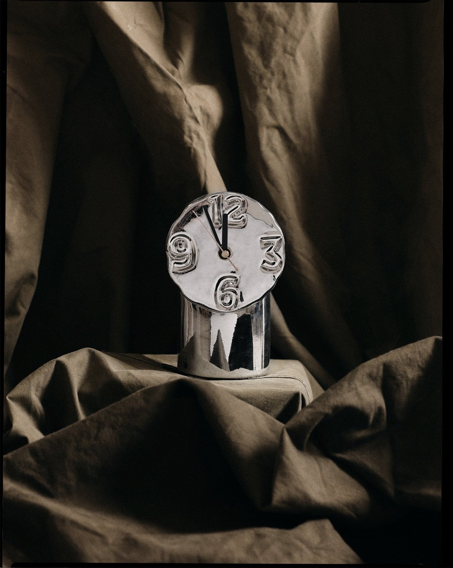 HK Living | Retro clock chrome
