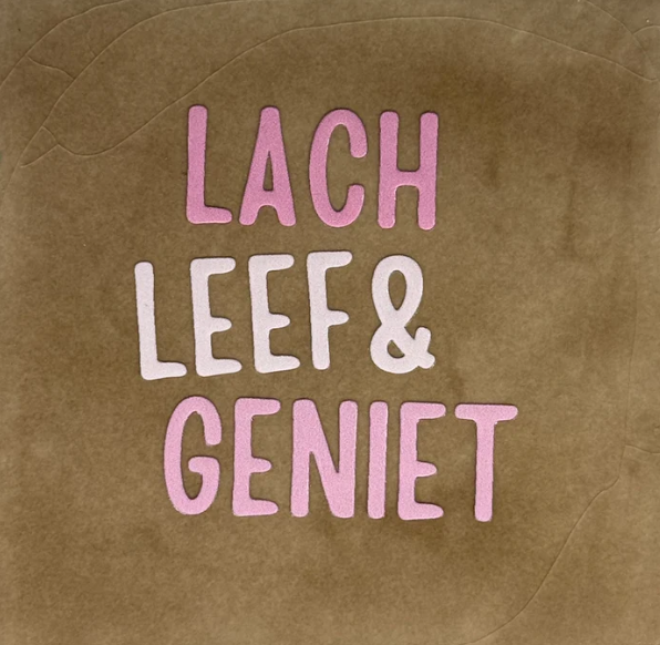 Yett | Tegeltje lach leef & geniet taupe